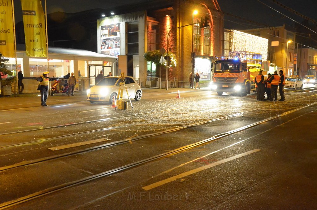 VU Kran Strab Koeln Ehrenfeld Stammstr Ehrenfeldguertel P119.JPG - Miklos Laubert